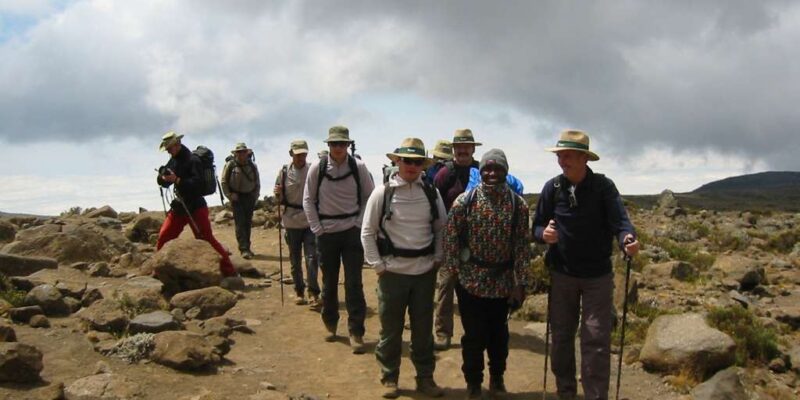 Unterwegs mit Guide zum Gipfel des Kilimanjaros